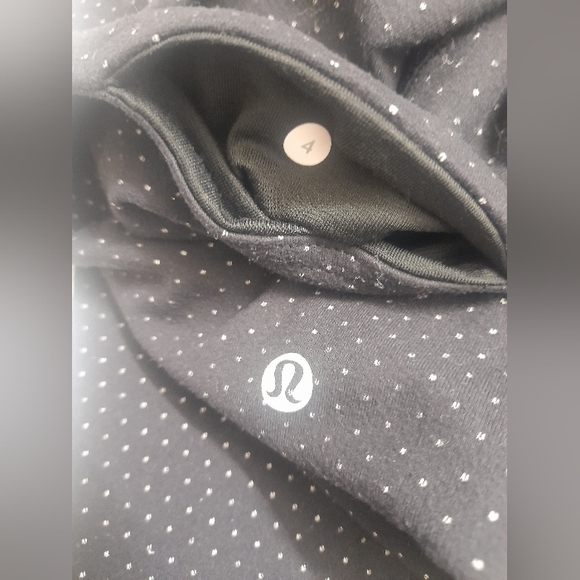 Lululemon - Women's Leggings-Size 4 - Black/Print - Picture 7 of 7